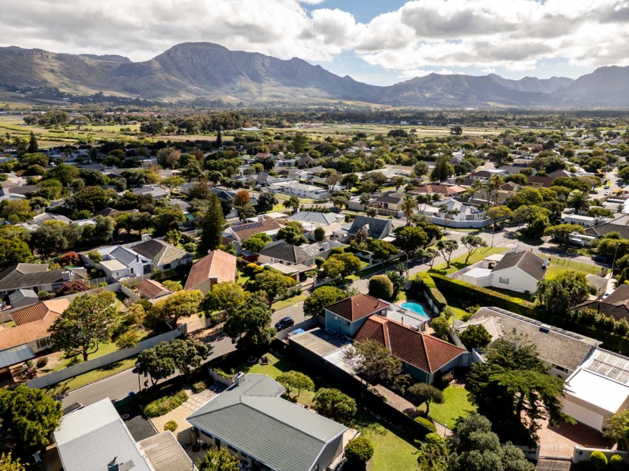 4 Bedroom Property for Sale in Kirstenhof Western Cape